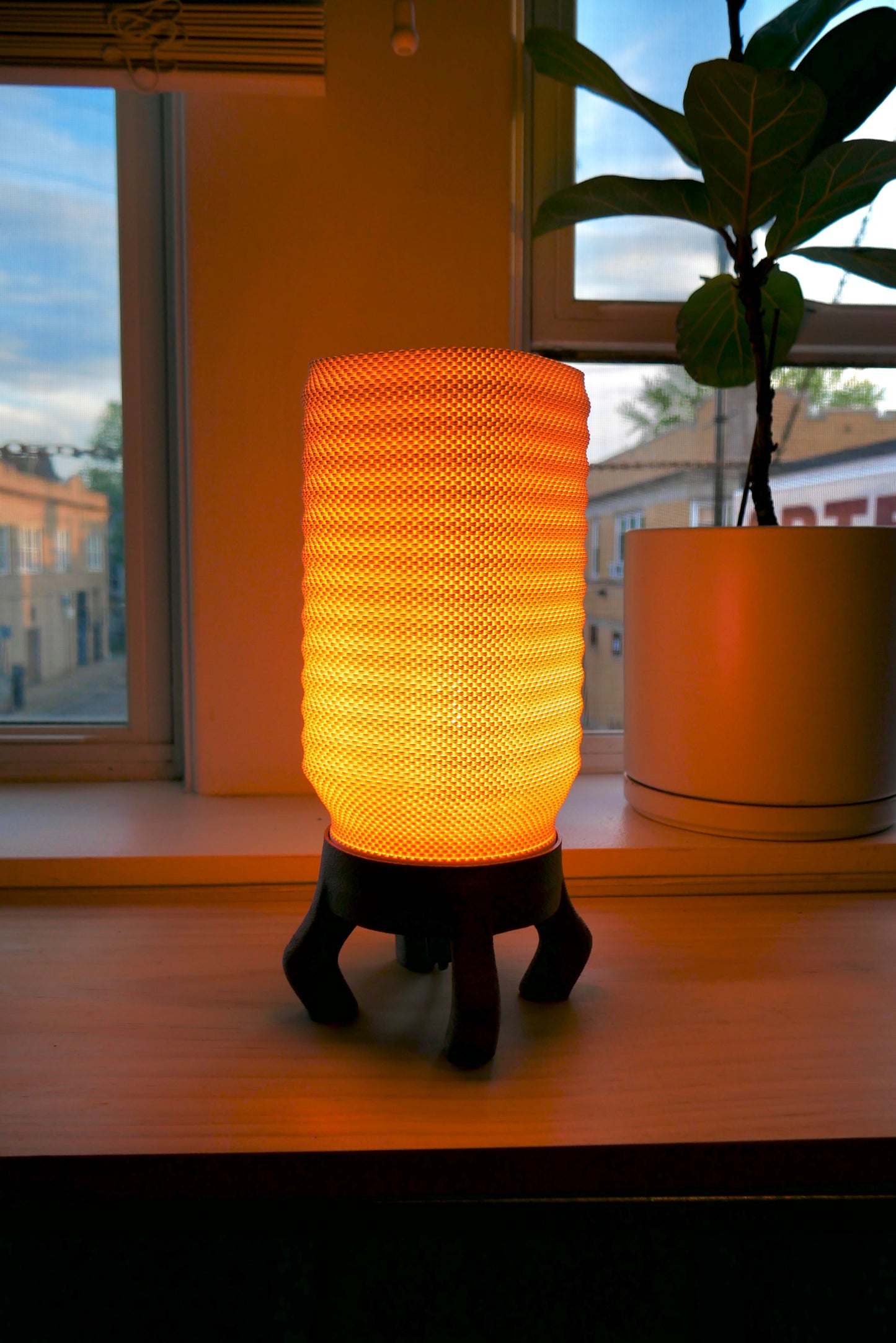 3D Printed Table Lamp: Modern Minimalist Accent Light - TILO V2