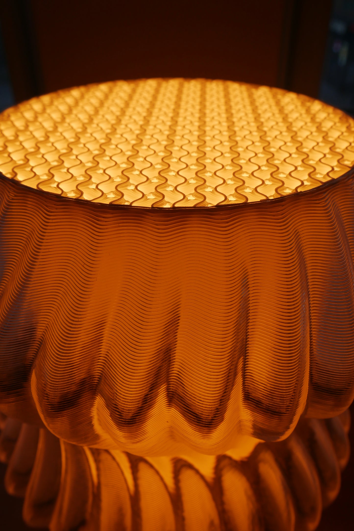 Cozy Table Lamp - Transparent Shell [SWIL]