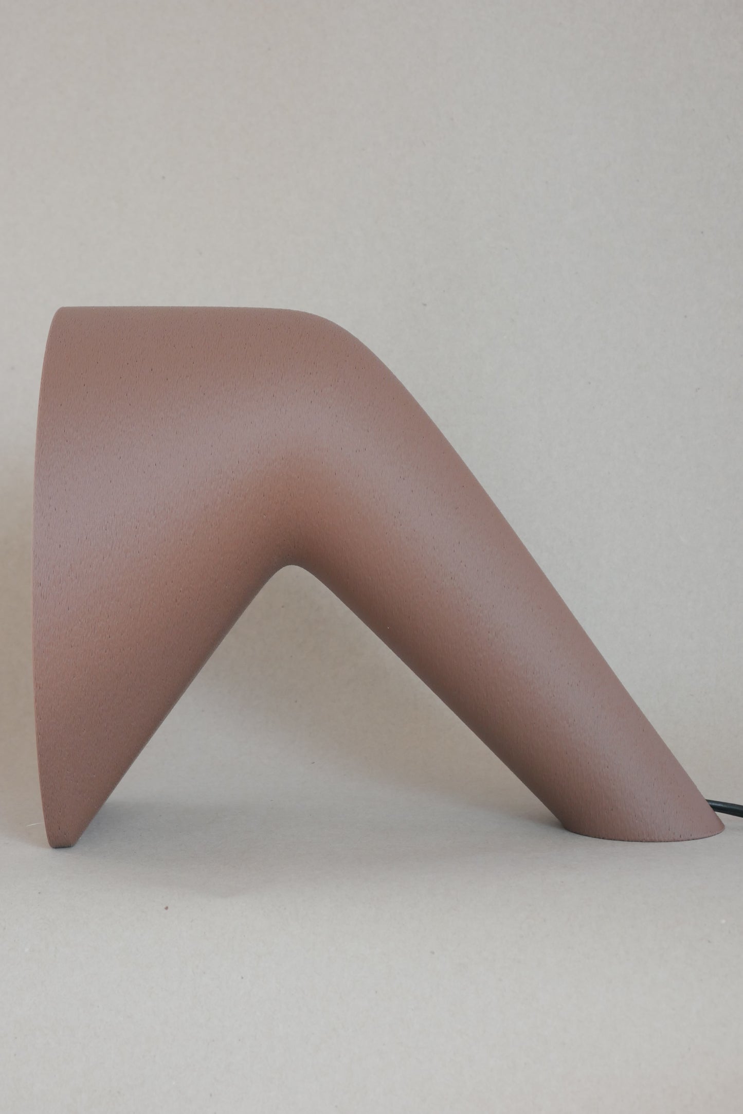 Modern Accent Lamp: Sculptural Glow for Your Space [KURV]