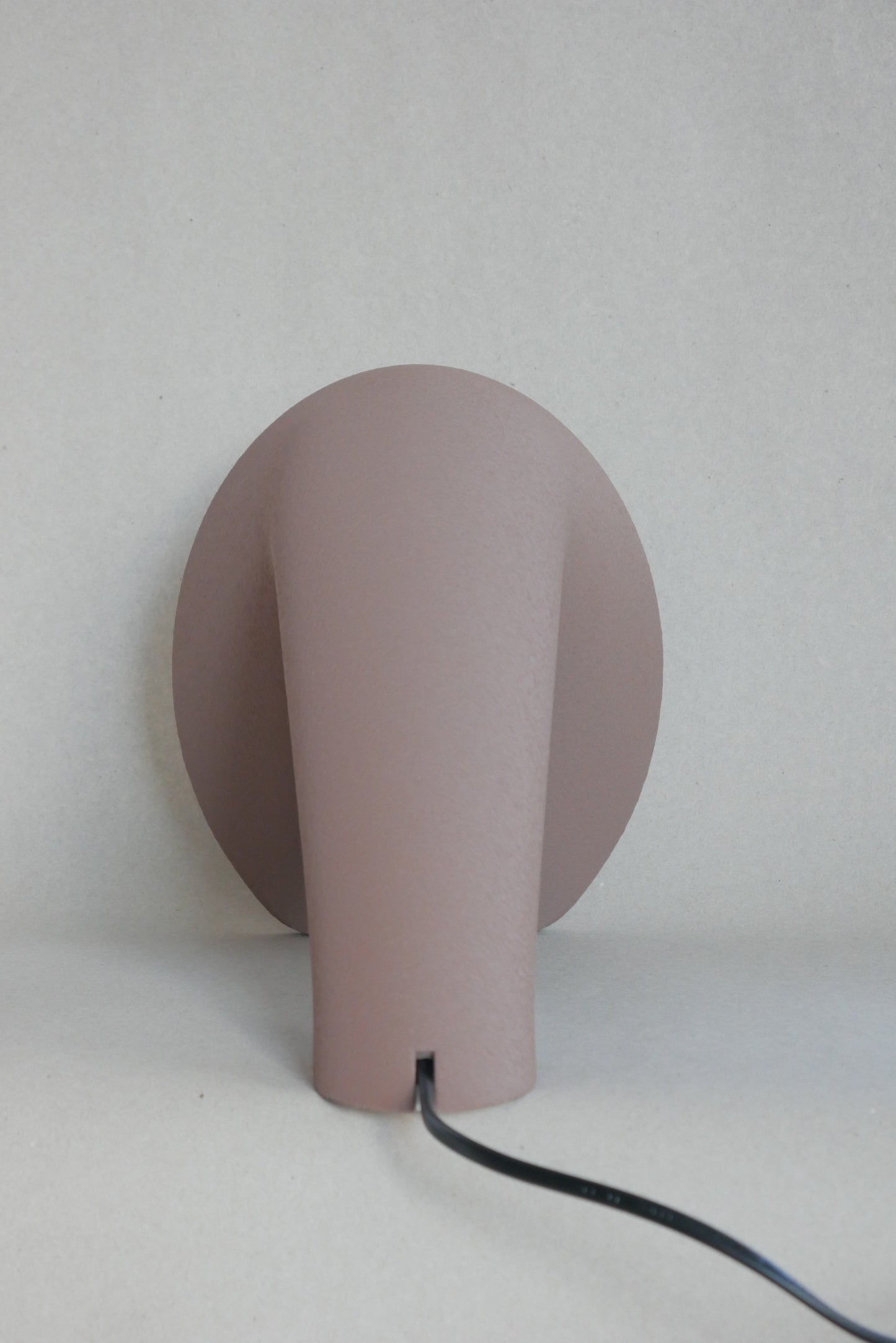 Modern Accent Lamp: Sculptural Glow for Your Space [KURV]