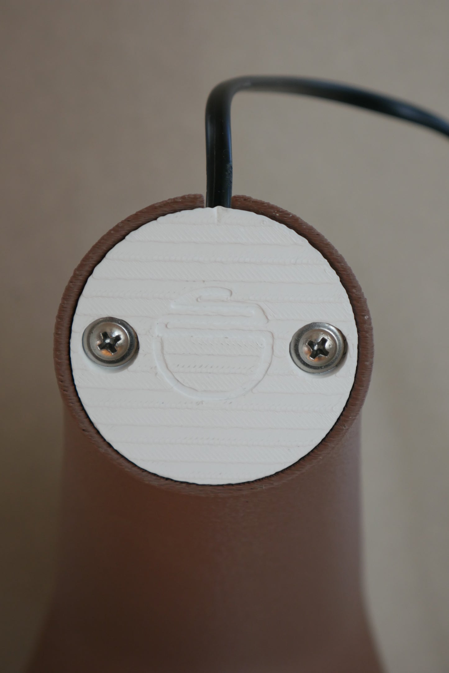 Modern Accent Lamp: Sculptural Glow for Your Space [KURV]