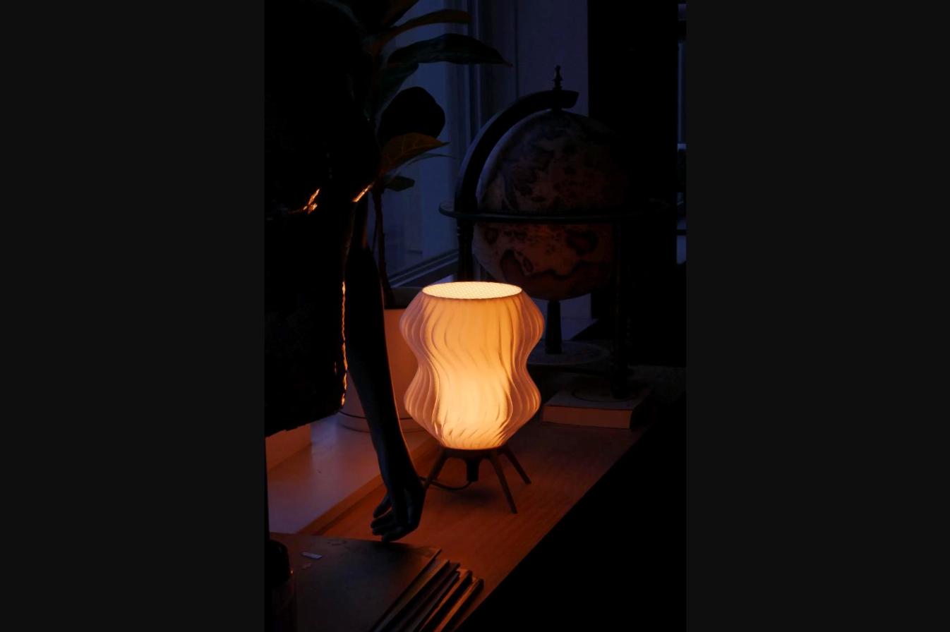 Cozy Table Lamp - Transparent Shell [SWIL]